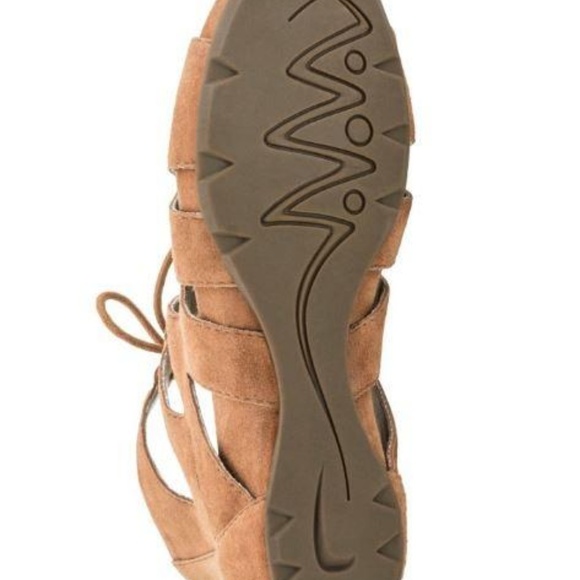 earth gladiator sandals